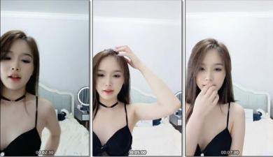 模特身材极品妹子撩骚狼友，三点尽露，美鲍诱惑无限！